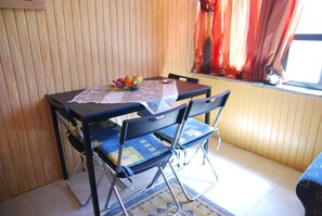 Dining - Jenny's house!Overlooking at mountain and sea views!! (Artemis)