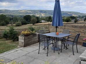 تناول الطعام بالخارج