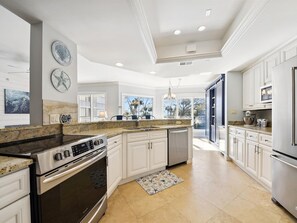 Refrigerador, microondas, horno y lavavajillas 