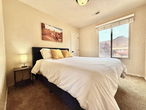 Kasa Kanab L6 - Townhome w/ Pool & Hot Tub