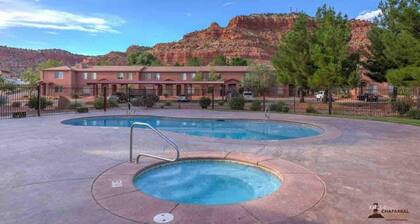 Modern Townhome located in Southern Utah. Close to Bryce and Zion with incredible stargazing. Pet Friendly!