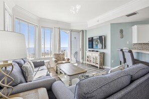 TV, DVD player - 1404 SeaCrest ~ Newly Updated 2BR Villa with 4th Floor Ocean Views! (Hilton Head Island)