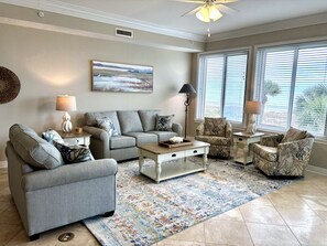 TV, stereo - 3203 SeaCrest ~ Direct Ocean Front 3br Villa with Amazing Beach and Ocean Views! (Hilton Head Island)
