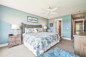 3 bedrooms, iron/ironing board, free Internet, bed sheets