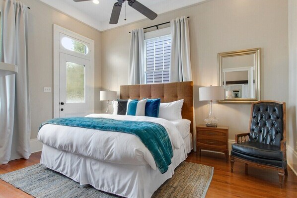 5 bedrooms, iron/ironing board, WiFi, bed sheets