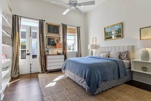 3 bedrooms, desk, iron/ironing board, WiFi - Contemporary Designer Home, near French Quarter (New Orleans)