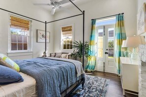 Unclassified image, 5 of 25, button