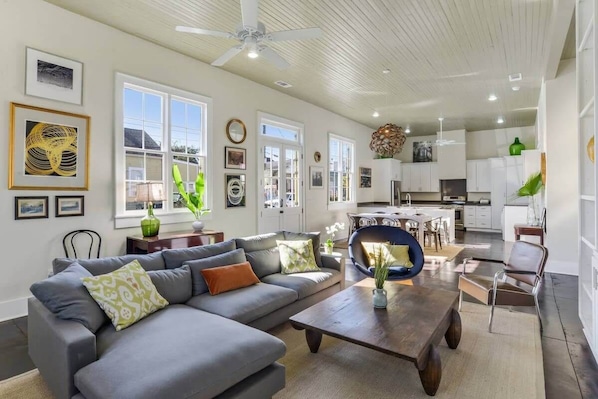 Unclassified image, 1 of 25, button