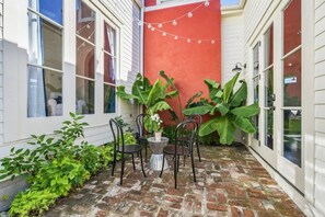 Terrace/patio - Contemporary Designer Home, near French Quarter (New Orleans)