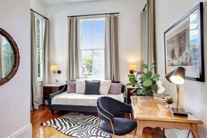 TV, offices - Historic Luxury Retreat (New Orleans)