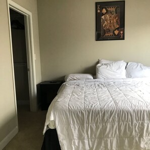 2 chambres, fer et planche à repasser, accès au Wi-Fi (inclus)