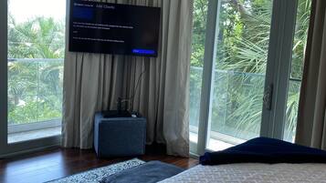 3 slaapkamers, een strijkplank/strijkijzer, reisbedje, gratis wifi