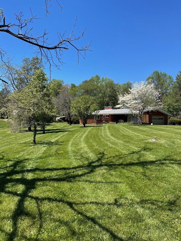 Golf - Close to town, the college and a beautiful serene surrounding (wise)