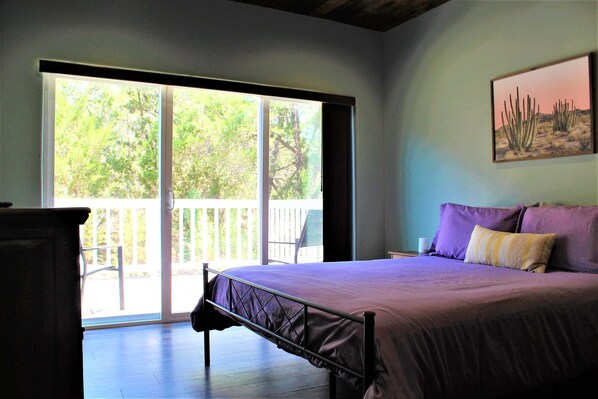 4 bedrooms, desk, iron/ironing board, travel crib