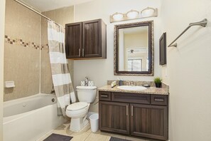 吹风机、毛巾、肥皂、卫生纸