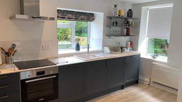 Frigorifero, microonde, forno, lavastoviglie