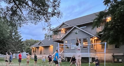Spectacular Lakefront Retreat on 2 acres~ Perfect Large Family Getaway