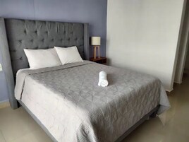 2 多间卧室、高档床上用品、特色家居、免费 WiFi