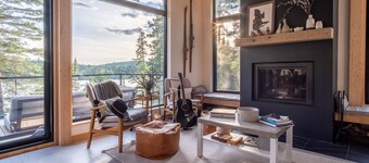 Lakefront Luxury Chalet - 4BR + 3.5BA - Hot Tub - Private Dock - Sleeps 10