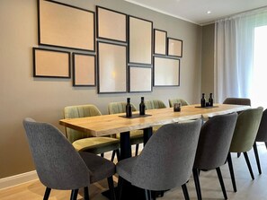 Petit déjeuner préparé à la commande compris en semaine
