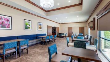 Desayuno buffet incluido todos los días