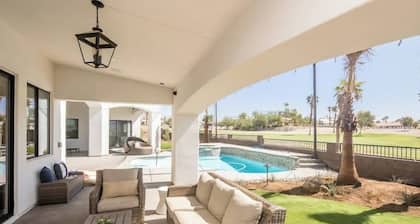 Vanderpump Rules! Lake Havasu Luxury Villa w/ Pool, Hot Tub + Guest House