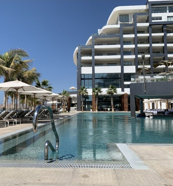 Outdoor pool, a heated pool
