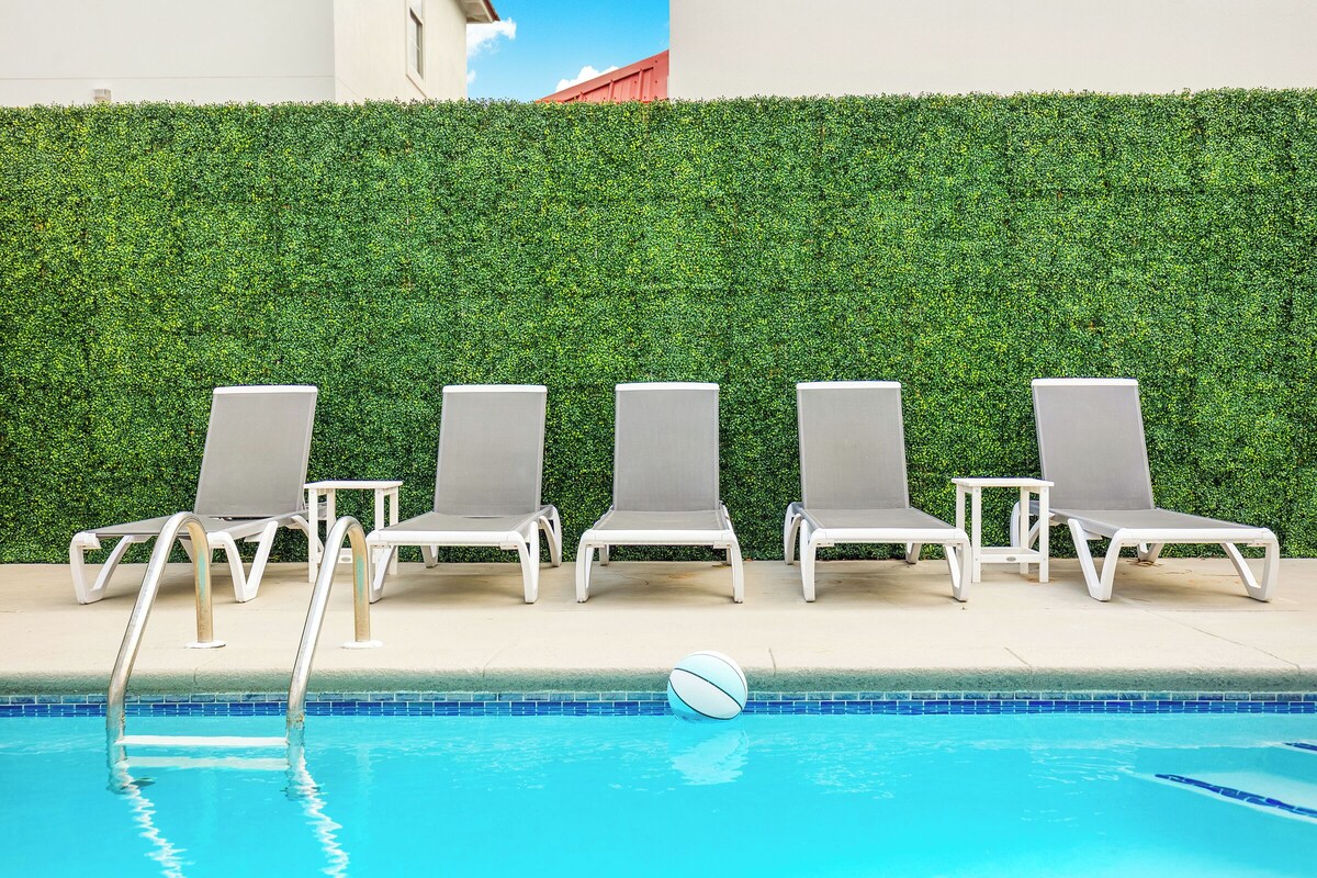 Photo 77 of Across From Beach! 7 bdrm, Amazing Pool Area, Jacuzzi, Discounted Golf Cart