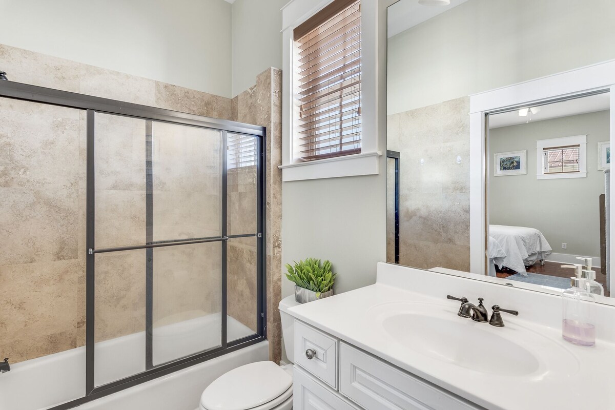 Photo 38 of Across From Beach! 7 bdrm, Amazing Pool Area, Jacuzzi, Discounted Golf Cart
