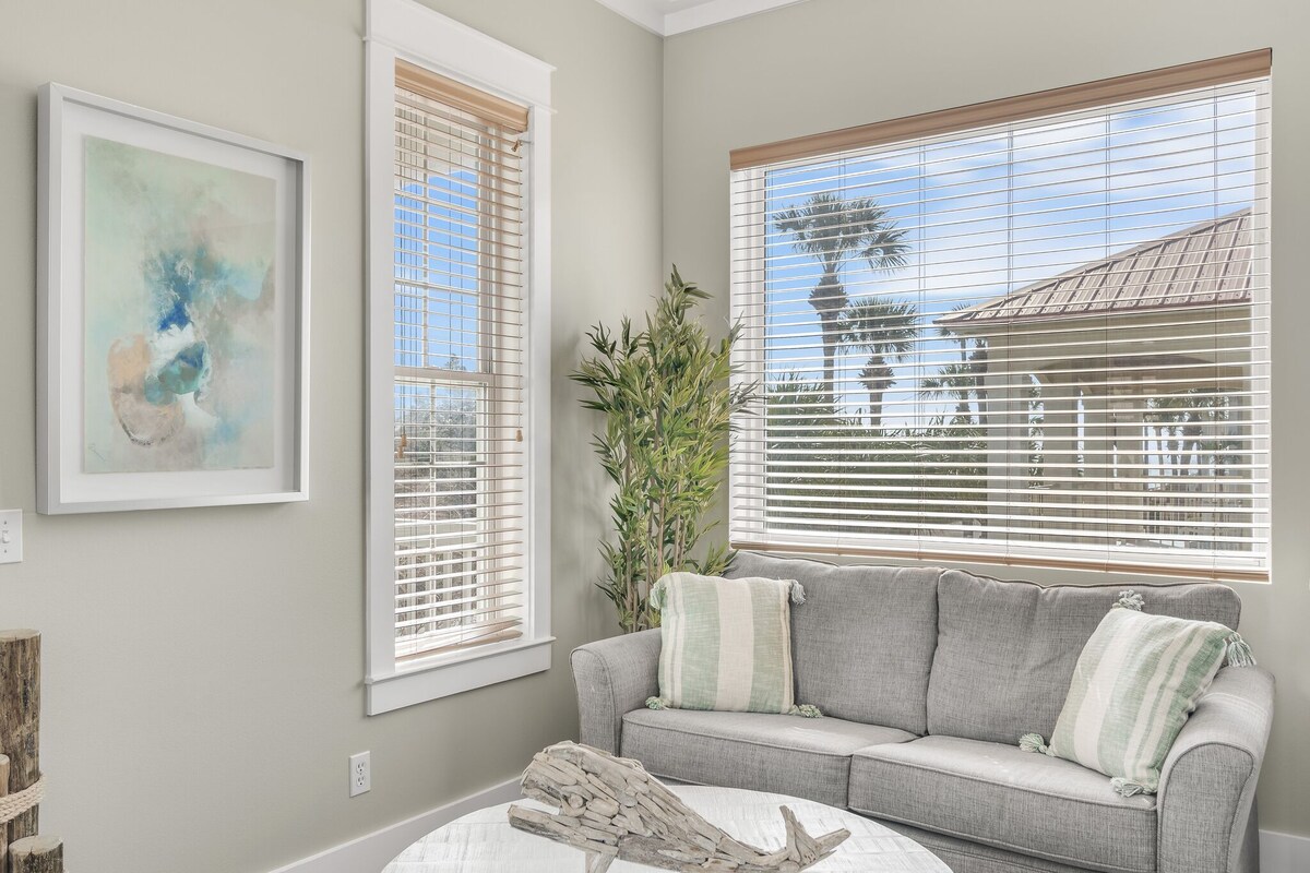 Photo 32 of Across From Beach! 7 bdrm, Amazing Pool Area, Jacuzzi, Discounted Golf Cart