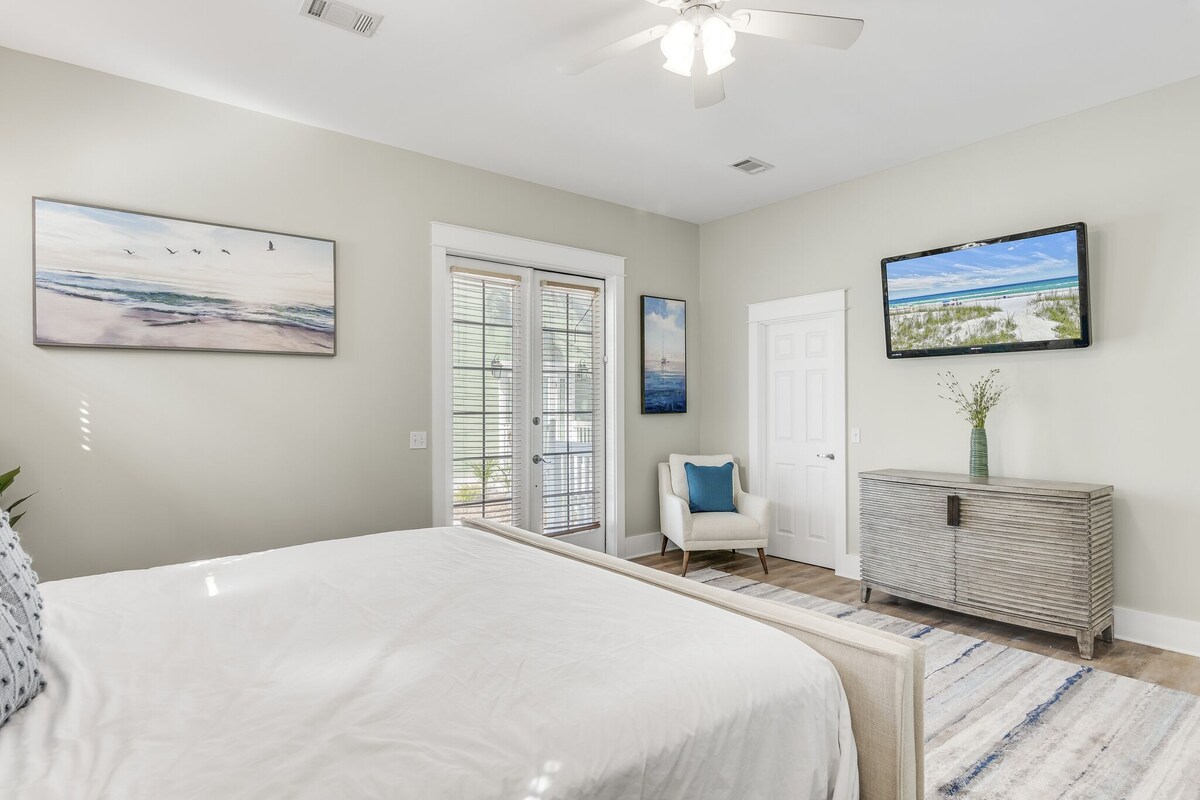 Photo 25 of Across From Beach! 7 bdrm, Amazing Pool Area, Jacuzzi, Discounted Golf Cart