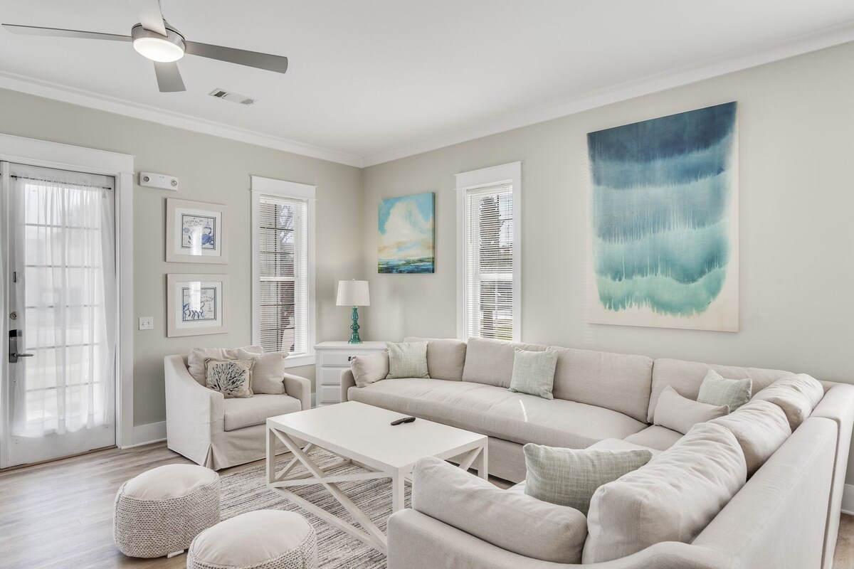 Photo 7 of Across From Beach! 7 bdrm, Amazing Pool Area, Jacuzzi, Discounted Golf Cart