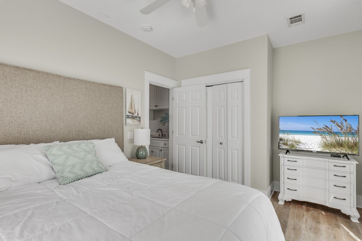 Photo 44 of Across From Beach! 7 bdrm, Amazing Pool Area, Jacuzzi, Discounted Golf Cart