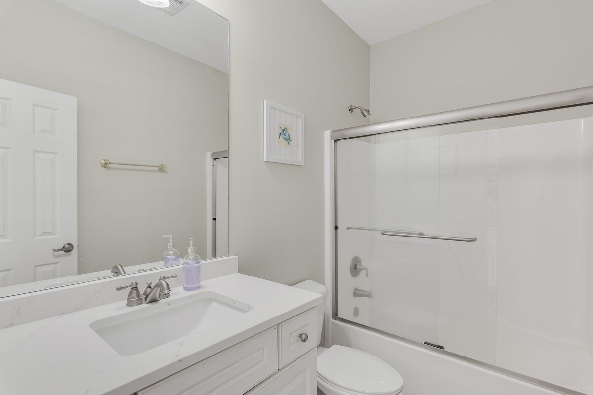 Photo 47 of Across From Beach! 7 bdrm, Amazing Pool Area, Jacuzzi, Discounted Golf Cart