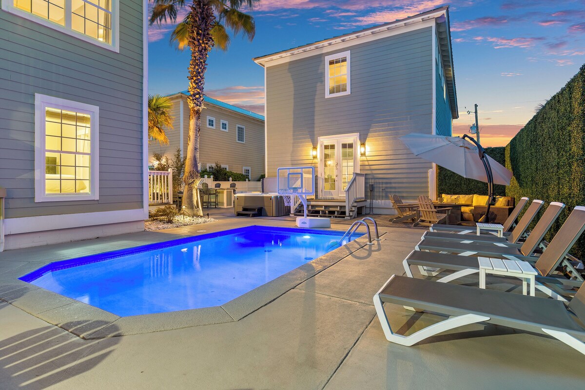 Across From Beach! 7 bdrm, Amazing Pool Area, Jacuzzi, Discounted Golf Cart