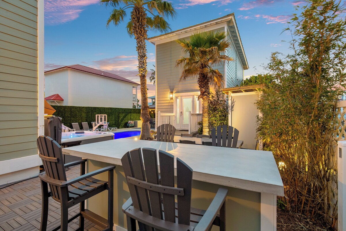 Photo 88 of Across From Beach! 7 bdrm, Amazing Pool Area, Jacuzzi, Discounted Golf Cart