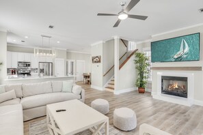 Smart-TV, DVD-Player, Tischfußball, Tischtennisplatte