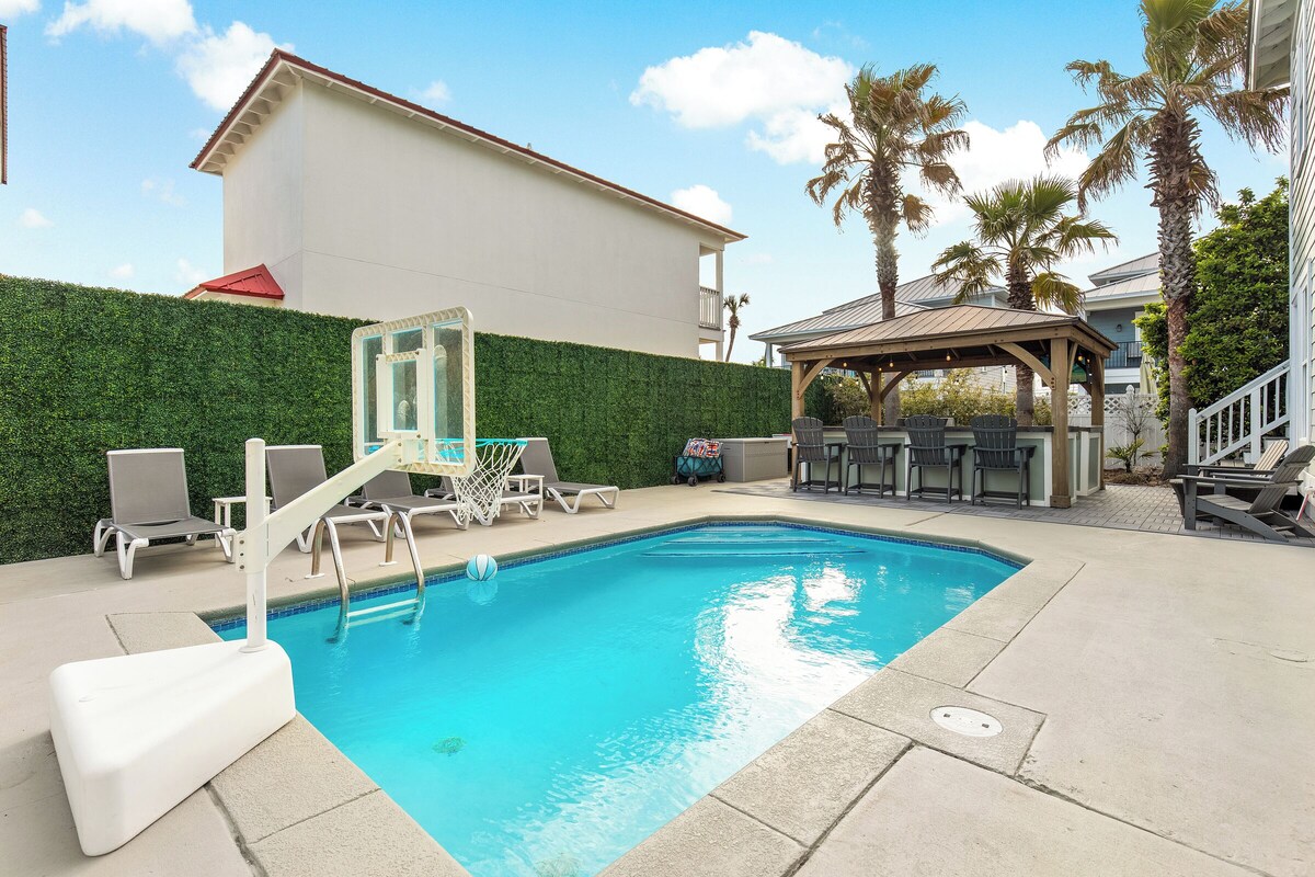 Photo 5 of Across From Beach! 7 bdrm, Amazing Pool Area, Jacuzzi, Discounted Golf Cart
