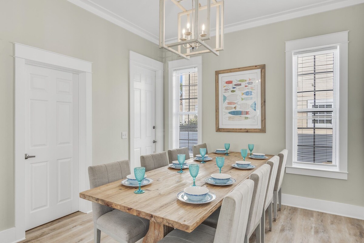 Photo 18 of Across From Beach! 7 bdrm, Amazing Pool Area, Jacuzzi, Discounted Golf Cart