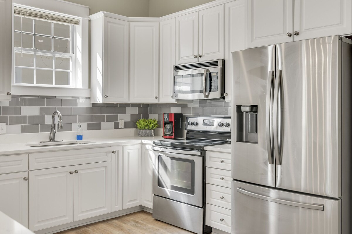 Photo 16 of Across From Beach! 7 bdrm, Amazing Pool Area, Jacuzzi, Discounted Golf Cart