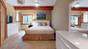 2 dormitorios, tabla de planchar con plancha, wifi gratis y ropa de cama