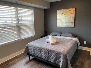 4 bedrooms, iron/ironing board, free WiFi, bed sheets - Modern Loft+Sky Deck~Walk to Bourbon & Beyond (Louisville)