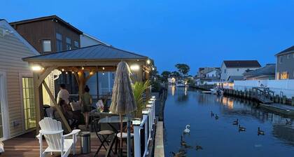 Waterfront Beach House 30 Min from New York City