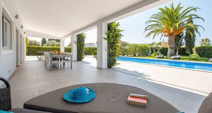 Villa with BBQ and heatable pool in Carvoeiro