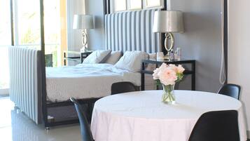 5 bedrooms, desk, iron/ironing board, free WiFi