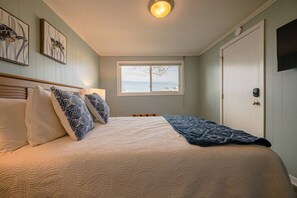 5 bedrooms, WiFi, bed sheets