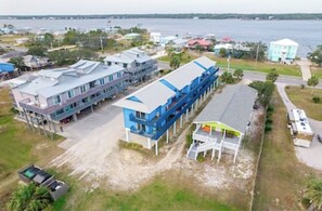 Exterior - Few summer dates available! Pet friendly and .1 mile to beach!  (Gulf Shores)