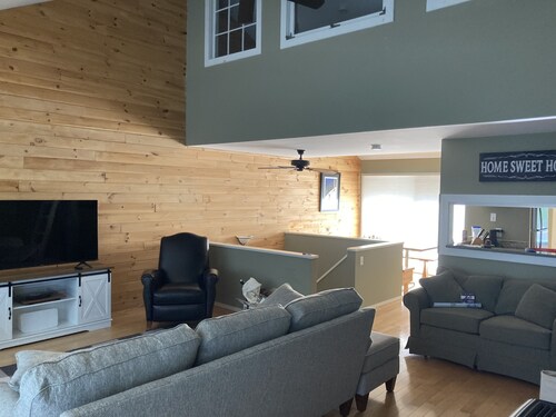 3 bedroom four season condo one mile from Sugarbush