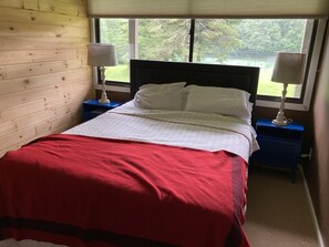 3 bedrooms, desk, free WiFi, bed sheets