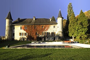 Exterior - Relax in classic French luxury at the base of the Alps (Saint-Jean-de-la-Porte)